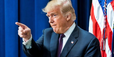 Trump tacha de matones a manifestantes y Twitter cree que glorifica violencia