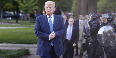 Trump critica a gobernador por dejar a Nueva York hecha pedazos tras saqueos