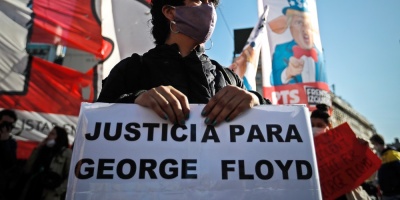 Un grupo de manifestantes rompieron cuarentena en Buenos Aires para marchar por muerte de Floyd en EE.UU.