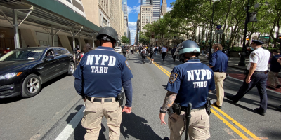 Unos 250 manifestantes detenidos en Nueva York por desafiar el toque de queda