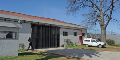 Dos funcionarias fueron tomadas de rehn durante un incidente entre internos en un hogar del Inisa