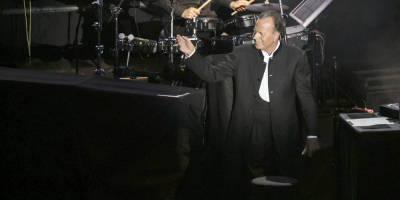 Julio Iglesias cancela su gira por Espaa de 2020