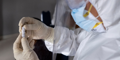 Desarrollan en Brasil tejido que elimina el virus que transmite la COVID-19