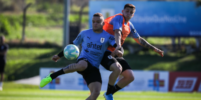 El delantero uruguayo Jonathan Rodr�guez da positivo de la COVID-19