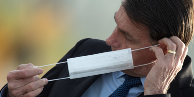 Bolsonaro insiste en que reacci�n a la pandemia fue exagerada