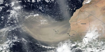 La peor nube de polvo del Sahara en 50 a�os "ensucia" el aire del Caribe