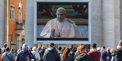 El papa pide rezar por los gobernantes en vez de insultarlos