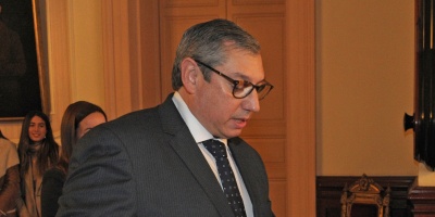 Parti� esta ma�ana hacia Buenos Aires el embajador de Uruguay en Argentina