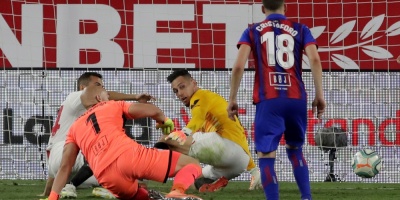 Sevilla avanza hacia la Champions (1-0) con Ocampos y Navas decisivos