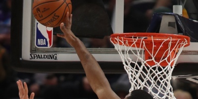 Howard jugar� con Lakers; critican a NBA por limitar mensajes en camisetas