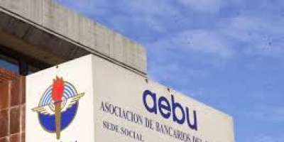 AEBU se moviliza en reclamo por despido de trabajadores de Credil