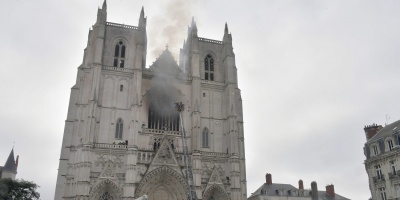 Un detenido por el incendio de la catedral de Nantes