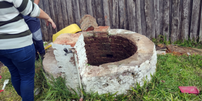 Rescataron a una ni�a de tres a�os que cay� en un pozo de agua en Santa Isabel