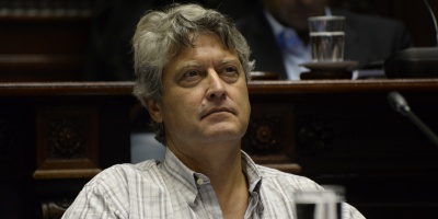 Michelini: "El gobierno sigue pensando que el d�ficit es el problema del pa�s"