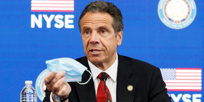 Nueva York sanciona a m�s de 100 de bares por no cumplir medidas contra COVID