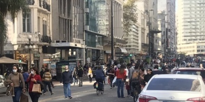 Ante el aumento de casos de Covid-19, Grupo Centro decidi� "desestimular" el paseo a cielo abierto en 18 de Julio