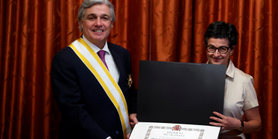 Bustillo fue condecorado con la Orden de Isabel la Cat�lica en el grado Gran Cruz