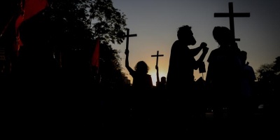 Lula lamenta las m�s de 100.000 muertes por COVID-19 y critica a Bolsonaro