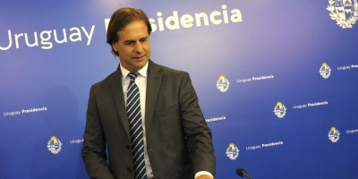 Lacalle Pou participa en acto por D�a de los M�rtires