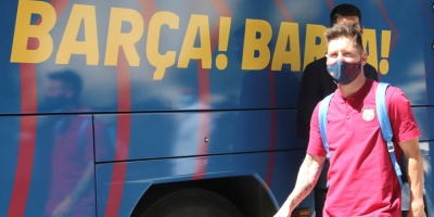 El Bar�a desembarca en Lisboa entre gritos a Messi y Piqu�