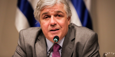 FA convocar� a Bustillo al Parlamento por respaldo a candidato del BID de Trump