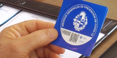 Identifican con un sticker a veh�culos que ingresen al pa�s y cumplan todos los controles sanitarios
