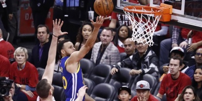 Mavericks ganan como equipo; Jazz y Celtics, arrollan; Raptors, sufren