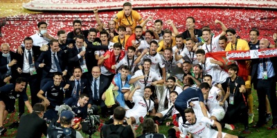 Sevilla alcanza de nuevo la gloria con su sexto t�tulo