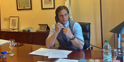 "Acuerdo avanza aunque no con la velocidad esperada", manifest� Lacalle Pou tras conversaci�n con Merkel