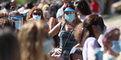 Madrid cancela los test covid a profesores por las aglomeraciones
