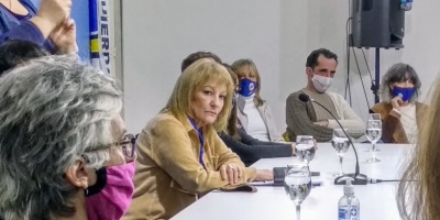 Carolina Cosse anunci� un programa de apoyo b�sico a la ciudadan�a en caso de ser electa intendente de Montevideo