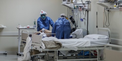 El sistema de salud argentino est� al l�mite por el avance de la pandemia