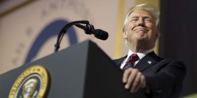 Trump conf�a en tener una vacuna para octubre y agita pol�mica sobre el voto