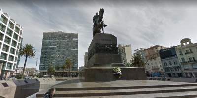 El presidente Luis Lacalle Pou particip� en la reapertura del Mausoleo a Jos� Gervasio Artigas
