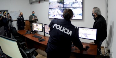 Inauguran 100 c�maras de seguridad en R�o Negro