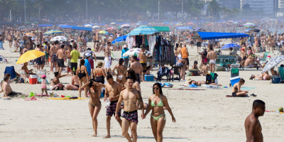 Brasil registr� 447 muertes por COVID-19 en una jornada de playas abarrotadas