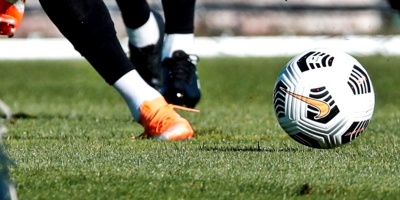 La liga neerlandesa suspender� ascensos y descensos si se juega menos del 85%