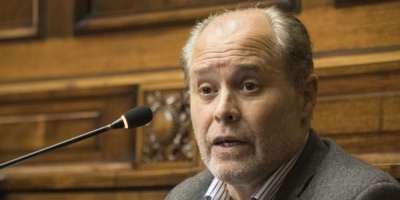 Pablo Iturralde calific� de "irresponsable" a Tabar� V�zquez por el manejo de las actas del Tribunal de Honor de 2006