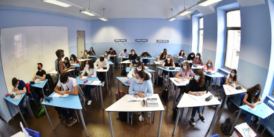 Italia detecta 13.000 casos de coronavirus entre el personal docente
