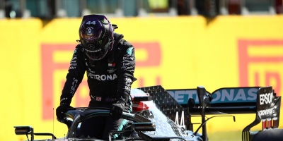 Hamilton firma la 'pole' en Mugello; Sainz saldr� noveno y P�rez s�ptimo