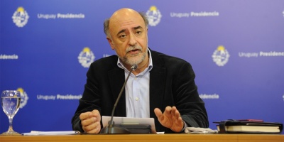 El ministro de Trabajo Pablo Mieres, dijo que e gobierno prev� una recuperaci�n del salario a partir del 2022