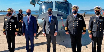 Lacalle Pou particip� en la entrega de un helic�ptero para patrullaje naval
