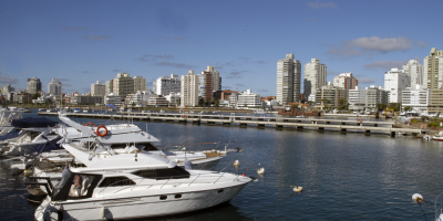 Levantamiento de restricciones y disponibilidad de una vacuna ser�n clave para la temporada