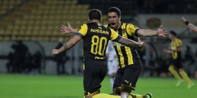 Pe�arol venci� a Plaza Colonia