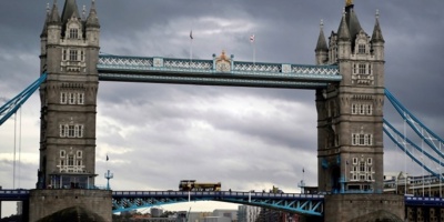 Inglaterra cerrar� bares y restaurantes a las diez de la noche contra COVID