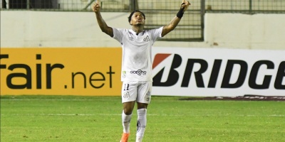 Marinho y Mota acercan a Santos a octavos y dejan casi afuera a Delf�n