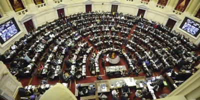 Renunci� el diputado argentino que bes� un seno a su pareja en plena sesi�n