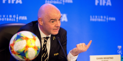 Infantino: "La salud debe ser la prioridad para la vuelta del publico"