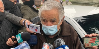 Mujica vot� a primera hora y pidi� disculpas a Laura Raffo