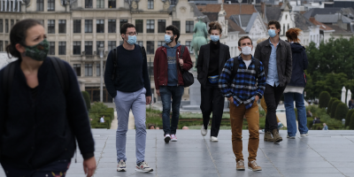 Bruselas cierra bares y caf�s durante un mes ante explosi�n de casos de COVID